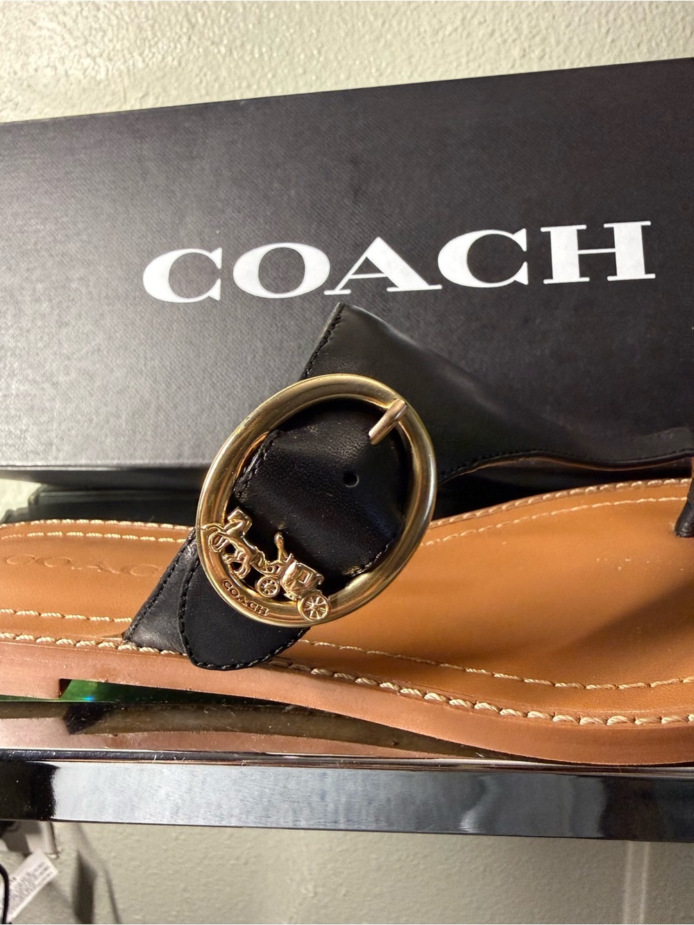 NWT Coach Lesli Black Leather Horse & Carriage Sandals Size 7.5B w/ Box - Picture 3 of 8